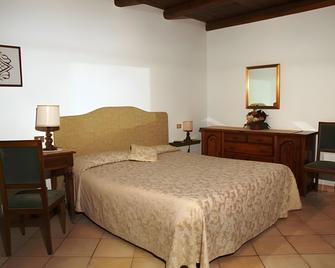 Agriturismo La Campana - Montefiore dell'Aso - Habitación