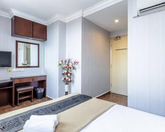 K Hotel - Singapore - Bedroom