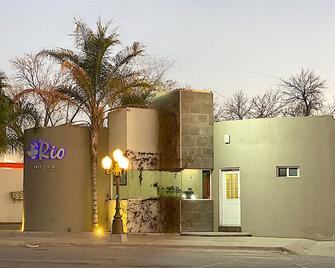 Rio inn - Delicias - Building