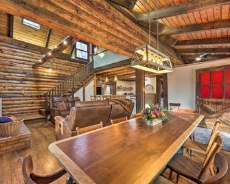 Relaxing Retreat with Private Dock on Claytor Lake! - Dublin - Eetruimte