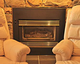 2BDR spacious, cozy suite with fireplace - Calgary - Udogodnienia obiektu