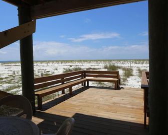 One More Time Again - Mexico Beach - Edificio