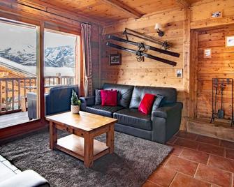 Les Deux Tetes 2 Chez Fifine - Arc 1600 - Living room