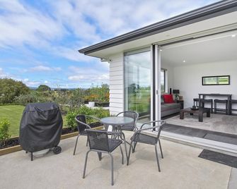 Luxury B&b Steps Away from Most Wedding - Kumeu - Patio