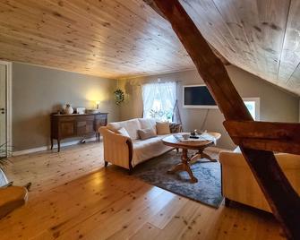 Beautiful Home In Vedum With Kitchen - Herrljunga - Living room