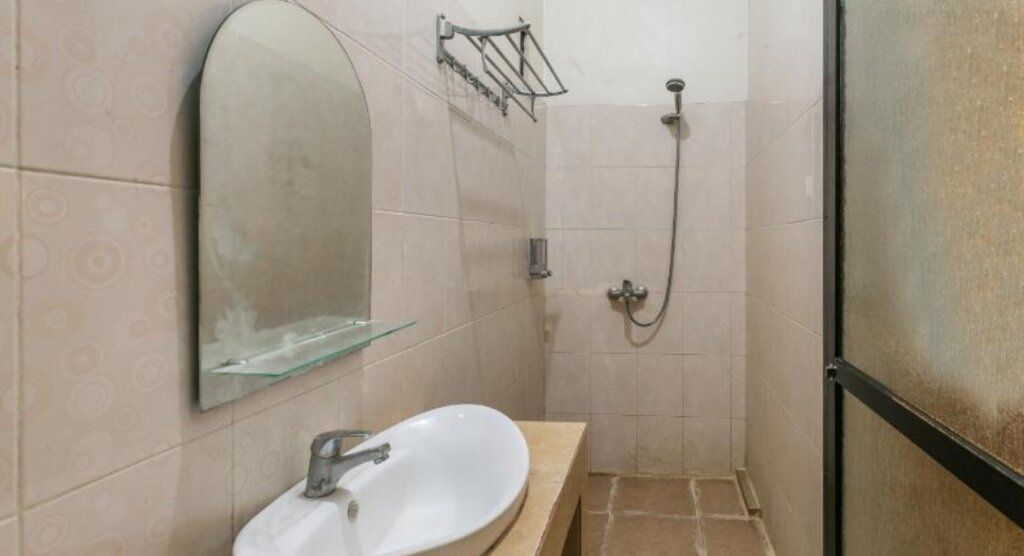 Urbanview Hotel Kanca Banjarmasin by RedDoorz - Banjarmasin - Salle de bain