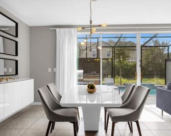 Themed Home Near Disney with Pool - Kissimmee - Dining room