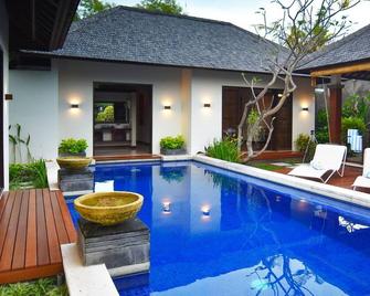 Sp2003 - 2 Bedroom Balinese Style Villa Seminyak - Denpasar - Pool