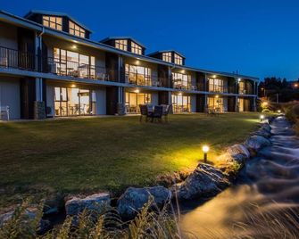 Clearbrook Motel & Serviced Apartments - Wanaka - Building