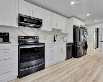 New! Luxury 1br - 5 Minutes To Port Dover Beach - Port Dover - Cocina
