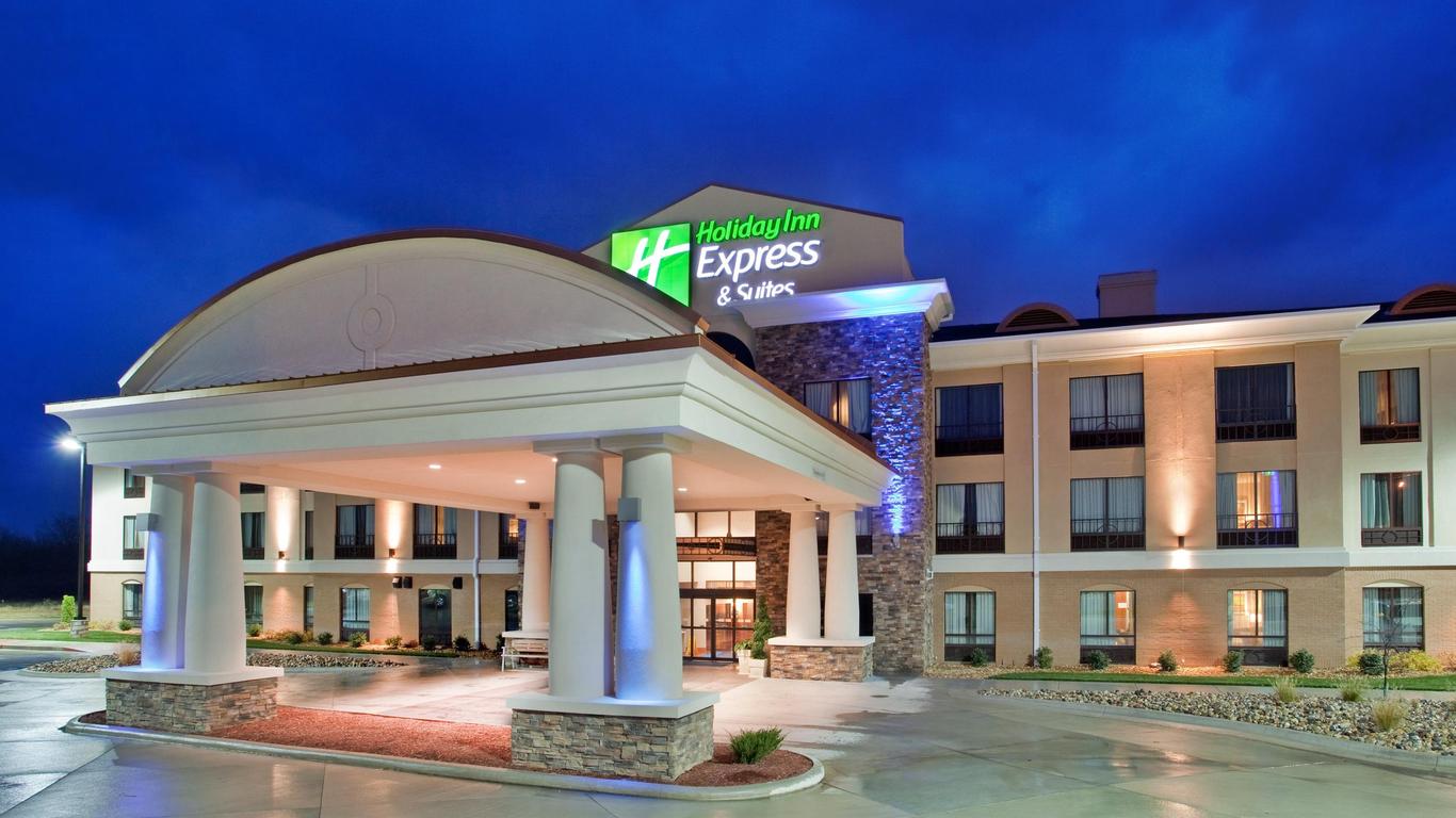 Holiday Inn Express & Suites Saint Robert - Leonard Wood