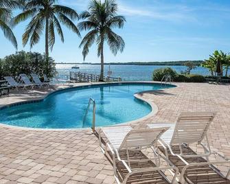 Dolphin Bay in Boca Ciega Resort - 2BR, Pool, Bay View - St. Petersburg - Pool