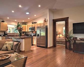 Peace and Serenity - Haiku-Pauwela - Kitchen