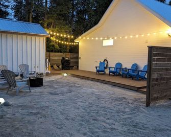 Adikameg Cottage - Sauble Beach - Sauble Beach - Patio