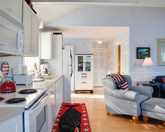 Heron Cottage on Casco Bay with Deck and Boat Dock! - Freeport - Kuchyň