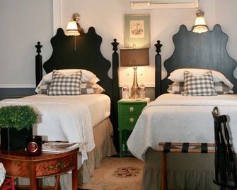 Cozy Cottage In Historical District-Monthly Rental Only - Tyler - Bedroom