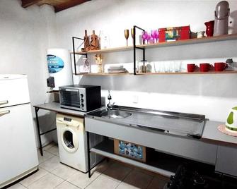 Alojamiento Matheo - El Soberbio - Kitchen