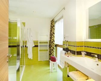 Viridis Hotel - Romallo