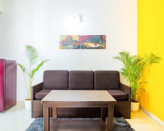 Housr Jenkins Khb Block Koramangala Bangalore - Bengaluru - Living room