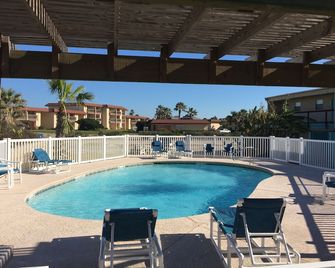 Champagne Living - Beautiful Porta Condo Just Steps To The Beach!!! - Port Aransas - Pool