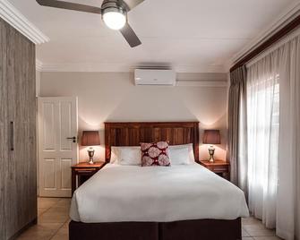 Camelot Guest House & Apartments - Potchefstroom - Bedroom
