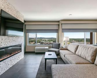 Best Western Plus Executive Residency Fillmore Inn - Colorado Springs - Living room