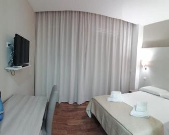 B&B Erifra' Piccolo Hotel - Cosenza - Bedroom