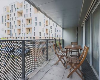 A C Apartment 2br 6p - Stouen Grand Parc - Saint-Ouen - Balcony