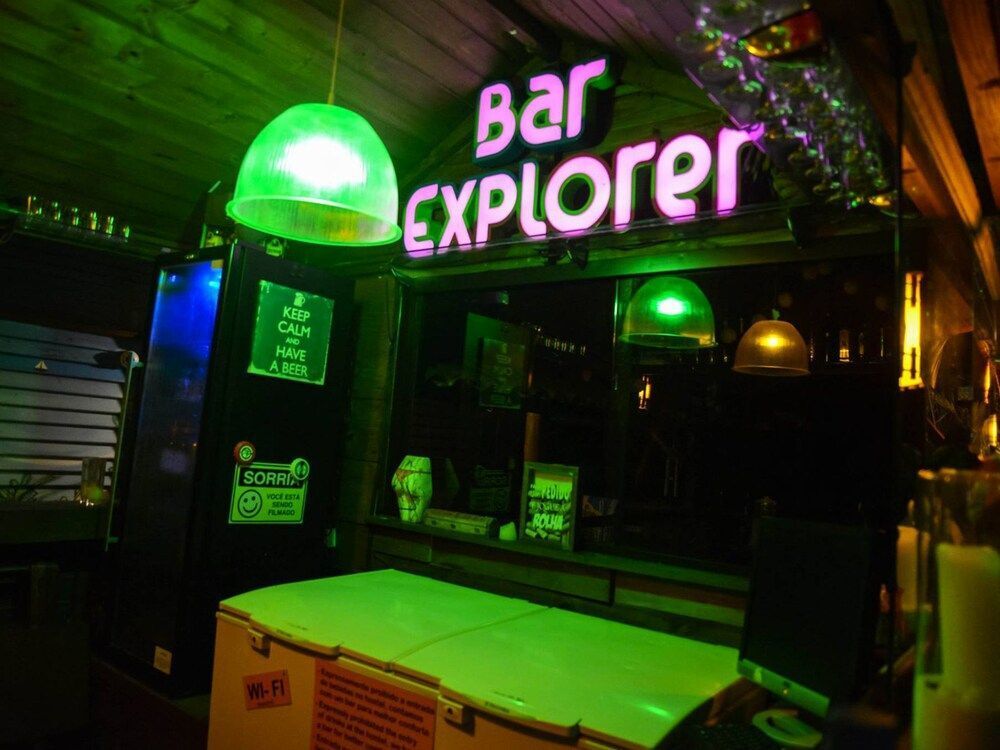 Pousada Hostel Albergue Explorer - Praia do Rosa - בר