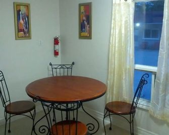 Sharodon Sands Motel - Wasaga Beach - Dining room