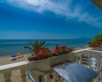 Hotel Avra - Paralia - Balkon