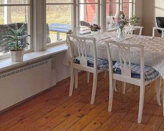 Lakefront Cottage in Torsebo - Askersund - Comedor