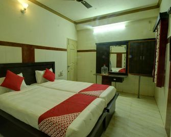OYO 30673 K R K Residency - Hosapete - Bedroom