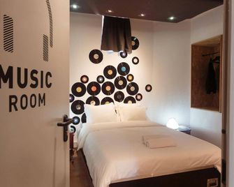 The Dorm - Hostel LX Factory - Lisbon - Bedroom