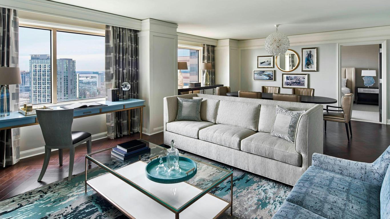 ذا ريتز - كارلتون، تايزونس كورنر