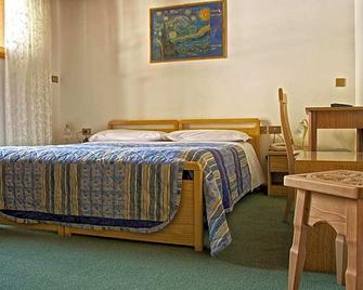 Albergo Ristorante Iris - Auronzo di Cadore - Спальня