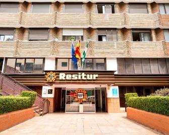 Apartamentos Resitur - Sevilla - Bina