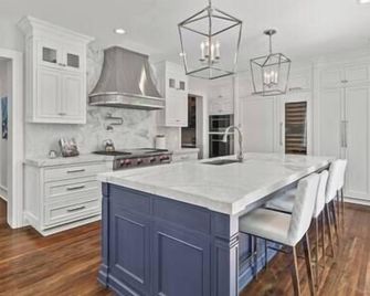 C&J Signature Stays Beautifully Updated Home - Morristown - Kitchen
