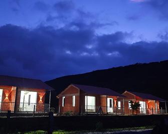 The Forest Leaf Nature and Agro Tourism - Sātāra - Building