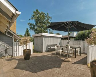 Awesome home in Svendborg - Svendborg - Patio