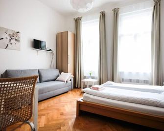 City Castle Aparthotel - Prague - Bedroom