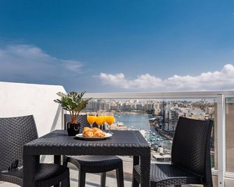 Saint Julian's Penthouse Apartment - St. Julian's - Balcony