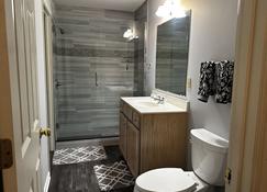 399 Mother law home. - Cordova - Bathroom