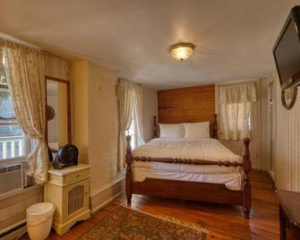Downtown Four Poster Piedmont - Eureka Springs - Soveværelse