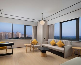 Hilton Garden Inn Zigong High-Tech Zone - Zigong - Sala de estar
