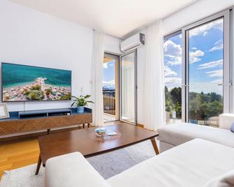Apart Hotel M S Katunjanin - Herceg Novi - Living room