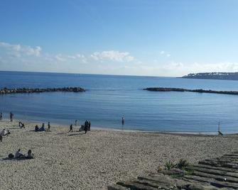 2-room town center apartment for 4 people - Antibes - Beach