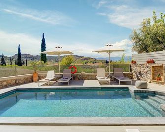 Kanathos Pigi - Náfplio - Piscina