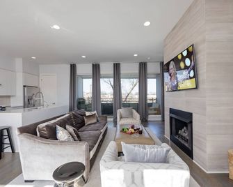 Nashville Notes - Sleeps 8 - Mins to Broadway! - Nashville