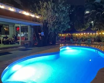 Costa Rica Backpackers Hostel - San José - Piscina